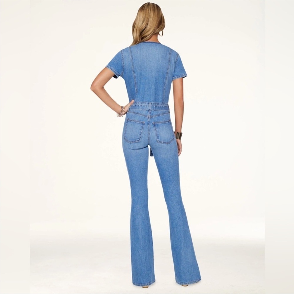 NWT Ramy Brook Helena Zip Front Flared Leg Light
Wash Denim Jumpsuit Sz 30 - Picture 3 of 14